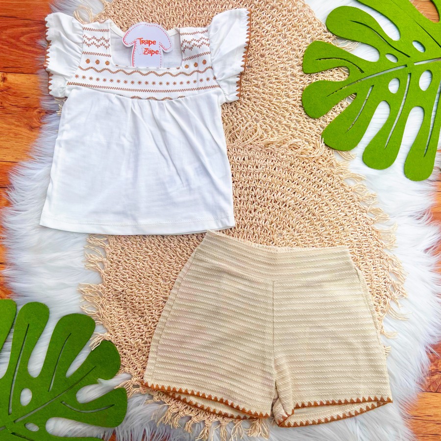 Conj. Batinha com desenhos e Short - Areia e Off White